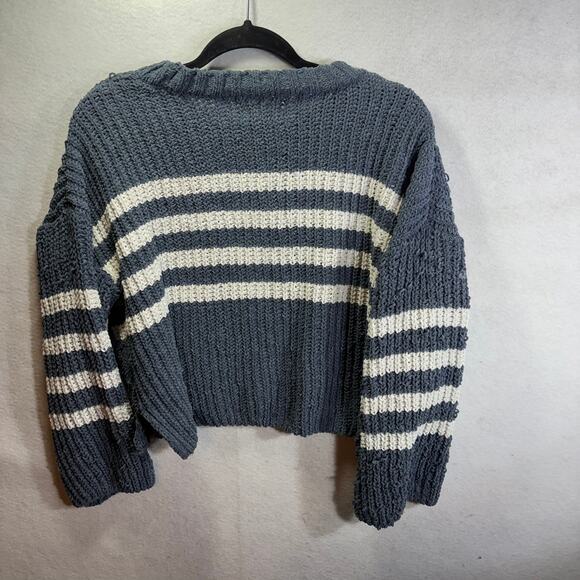 Olive + Oak Blue and White Oversized Cropped Sweater Women's Size XL Polyester - Picture 2 of 7